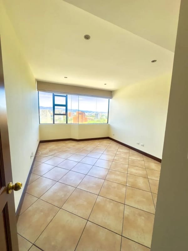 APARTAMENTO EN MILENIA ZONA 10 – 2 HAB + ESTUDIO, NIVEL ALTO — Apartamento en Alquiler en Milenia, Zona 10, Guatemala, Ciudad — foto 14 de 16