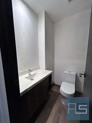 Amplio apartamento en renta de 2 hab en zona 10 — Apartamento en Alquiler en Zona 10, Guatemala, Ciudad — miniatura 11 de 17