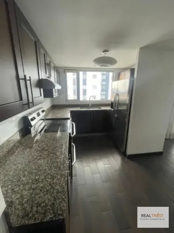 Apartamento en renta - Edificio Attica II, Zona 14 - 10