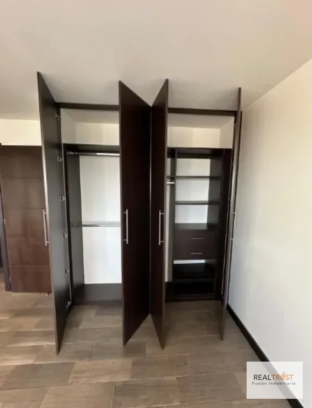 Apartamento en Renta en Zona 10 – Edificio Verona! - 10