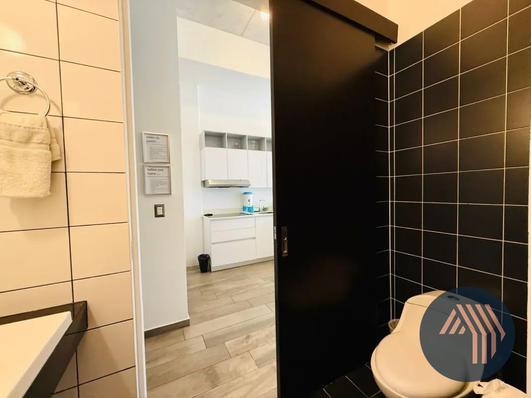 VENTA DE MODERNO APARTAMENTO DE PRIMER NIVEL - SHIFT CAYALÁ, ZONA 16 - 1