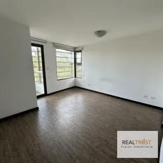 RENTO AMPLIO APARTAMENTO ZONA 15 — Apartamento en Alquiler en Zona 15, Guatemala, Ciudad — miniatura 3 de 9