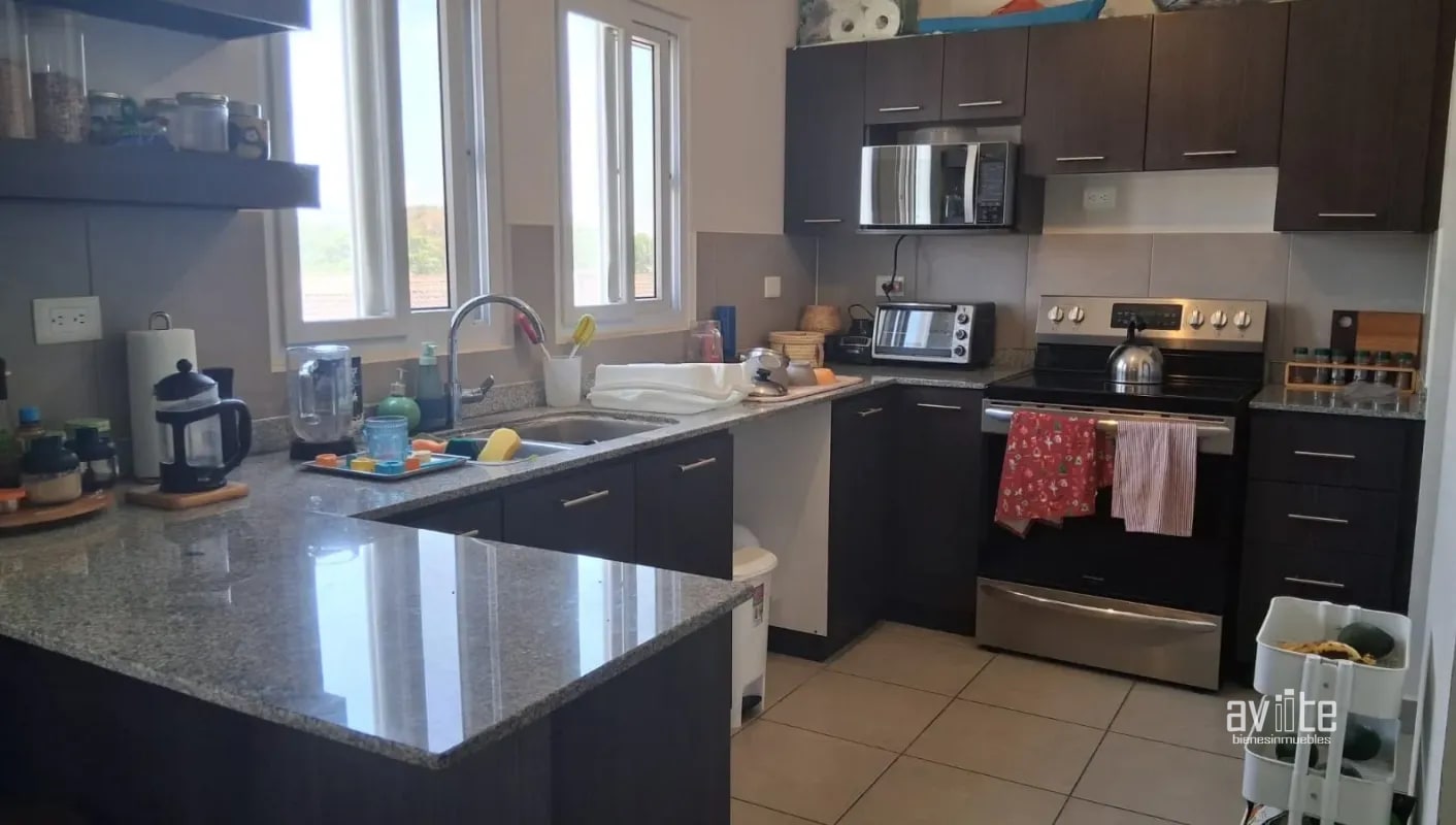 Condado Naranjo en Alameda Norte, Coruña.    Q1,750,000 negociables. - 2