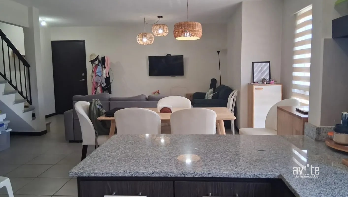 Condado Naranjo en Alameda Norte, Coruña.    Q1,750,000 negociables. - 3