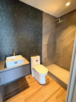 Lindo apartamento en alquiler zona 10 — Apartamento en Alquiler en Atarah, Zona 10, Guatemala, Ciudad — miniatura 9 de 13