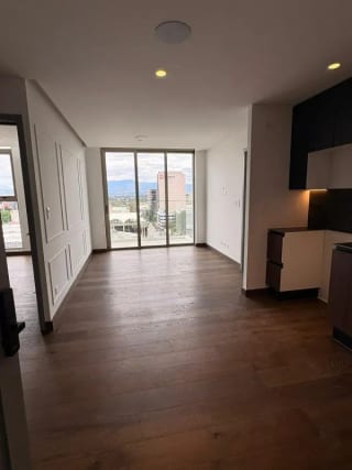 Lindo apartamento en alquiler zona 10 — Apartamento en Alquiler en Atarah, Zona 10, Guatemala, Ciudad — miniatura 2 de 13