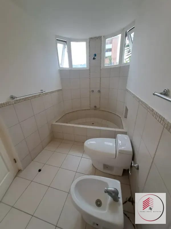 Alquiler de apartamento en zona 15 Vista Hermosa a 2 a dos cuadras de Boulevard Vista Hermosa atras de campero — Apartamento en Alquiler en Zona 15, Guatemala, Ciudad — foto 2 de 17