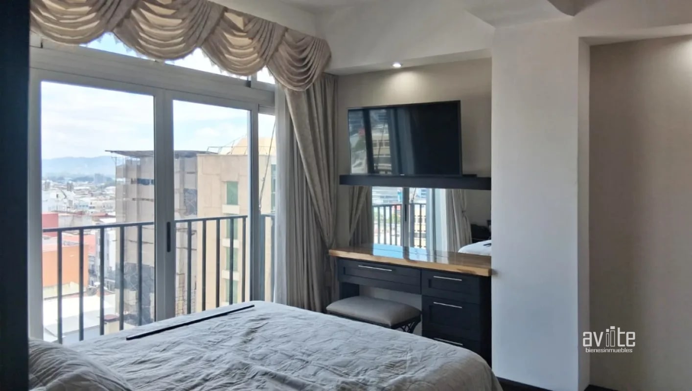 Centro Vivo, zona 1. Apartamento de 2 habitaciones con derecho a 1 parqueo $205000 - 3