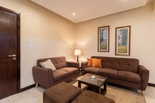 Apartamento amueblado con excelente ubicación en zona 14 — Apartamento en Alquiler en Zona 14, Guatemala, Ciudad — miniatura 3 de 9