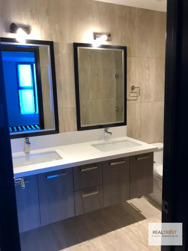 En renta apartamento amueblado en el Edificio Santa Ines: - 1