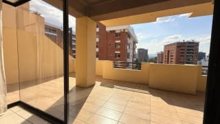 Apartamento en venta, Edificio Torre Castelar, zona 10 — Apartamento en Venta en Torre Castelar, Zona 10, Guatemala, Ciudad — miniatura 2 de 13