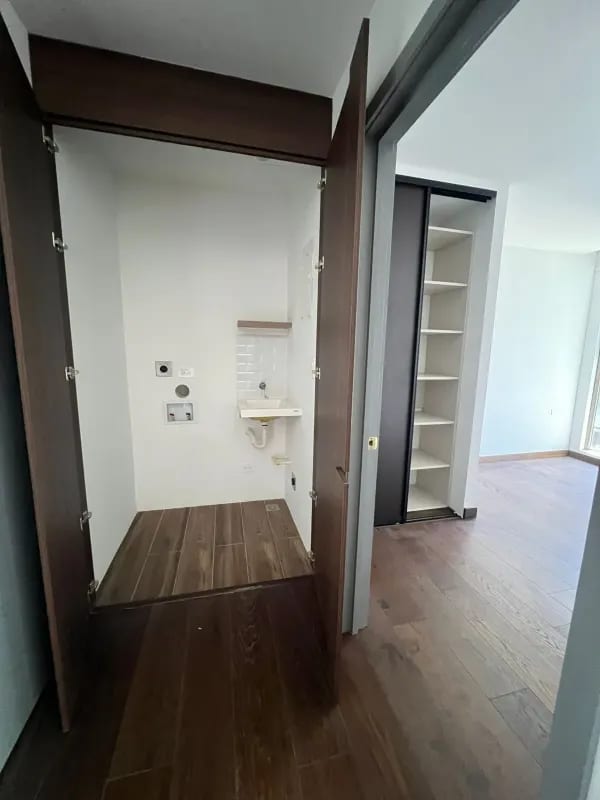 ATARAH /APARTAMENTO EN RENTA DE 2 HABITACIONES Y 1 PARQUEO — Apartamento en Alquiler en Atarah, Zona 10, Guatemala, Ciudad — foto 10 de 17