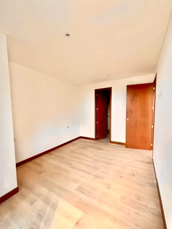 Zona 10 • Apartamento Nuevo en Venta • Edificio Ferré Diez - 8